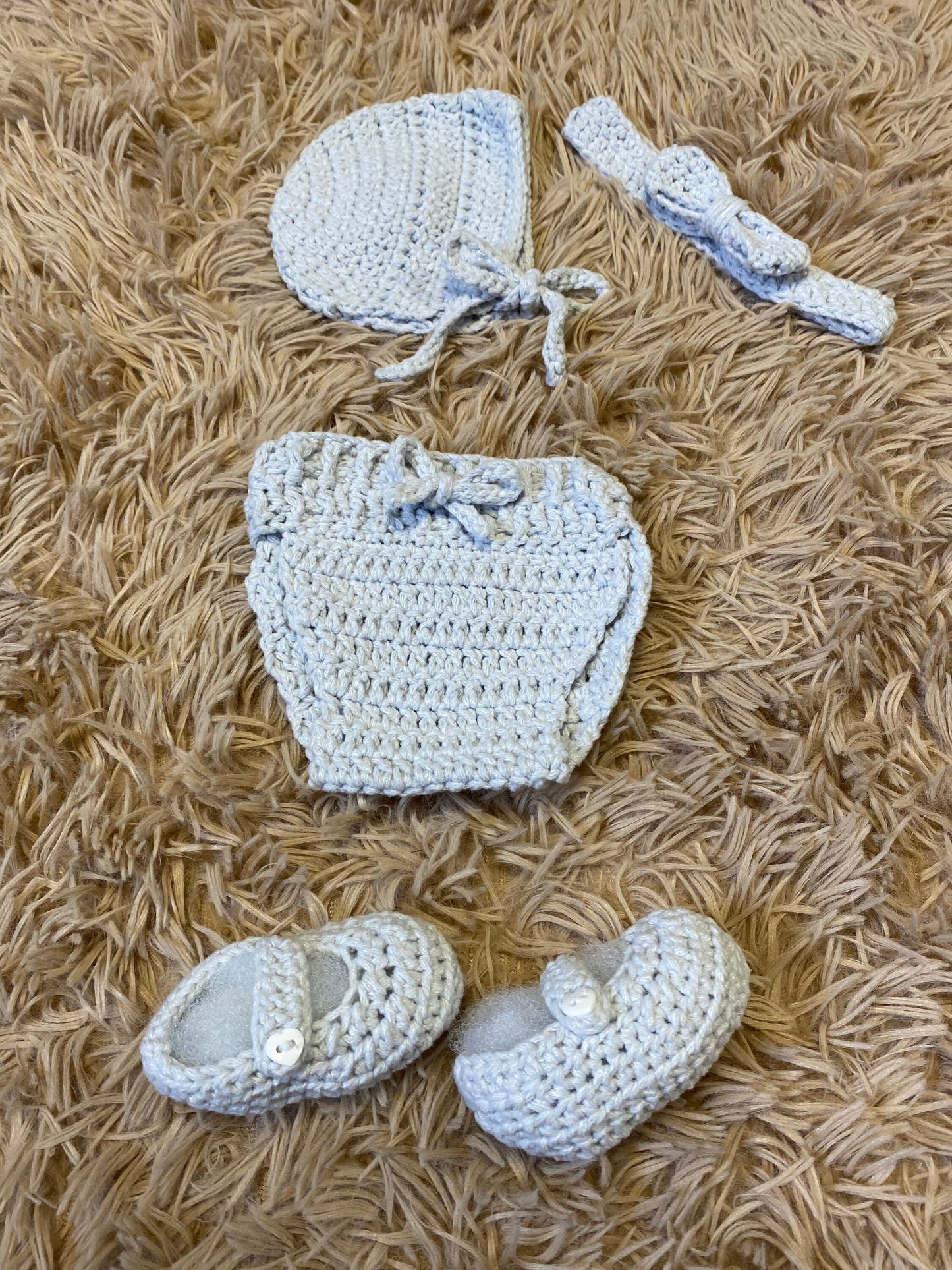 Little Lady Newborn Bonnet & Bloomer Set
