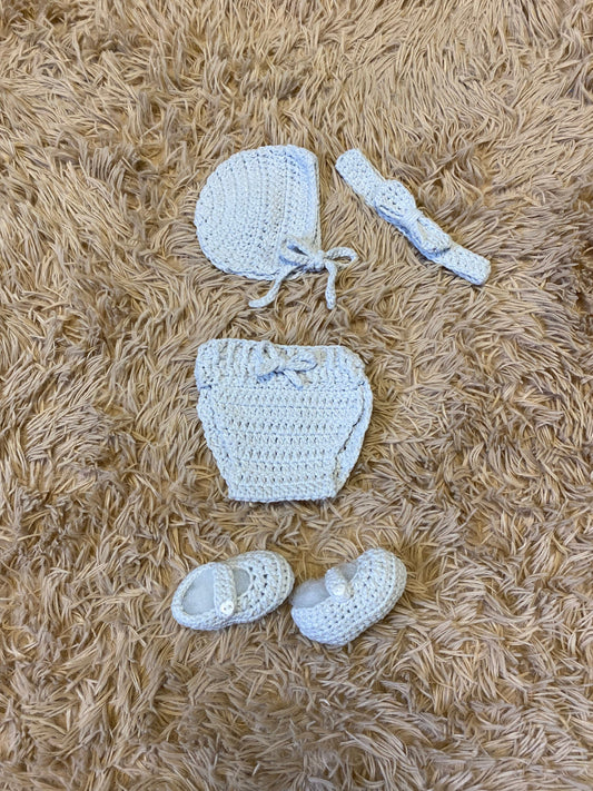 Little Lady Newborn Bonnet & Bloomer Set